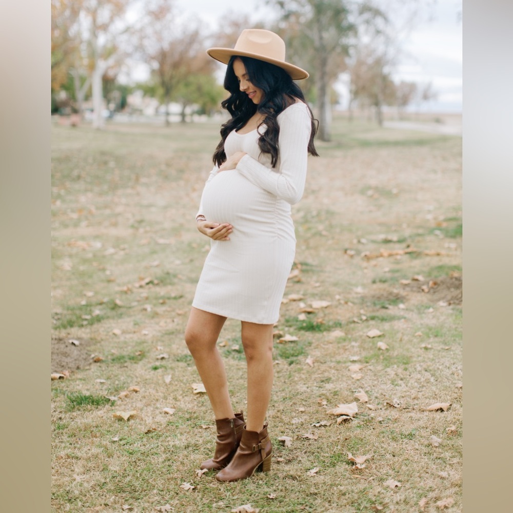 Old Navy Maternity Rib-Knit Bodycon Dress